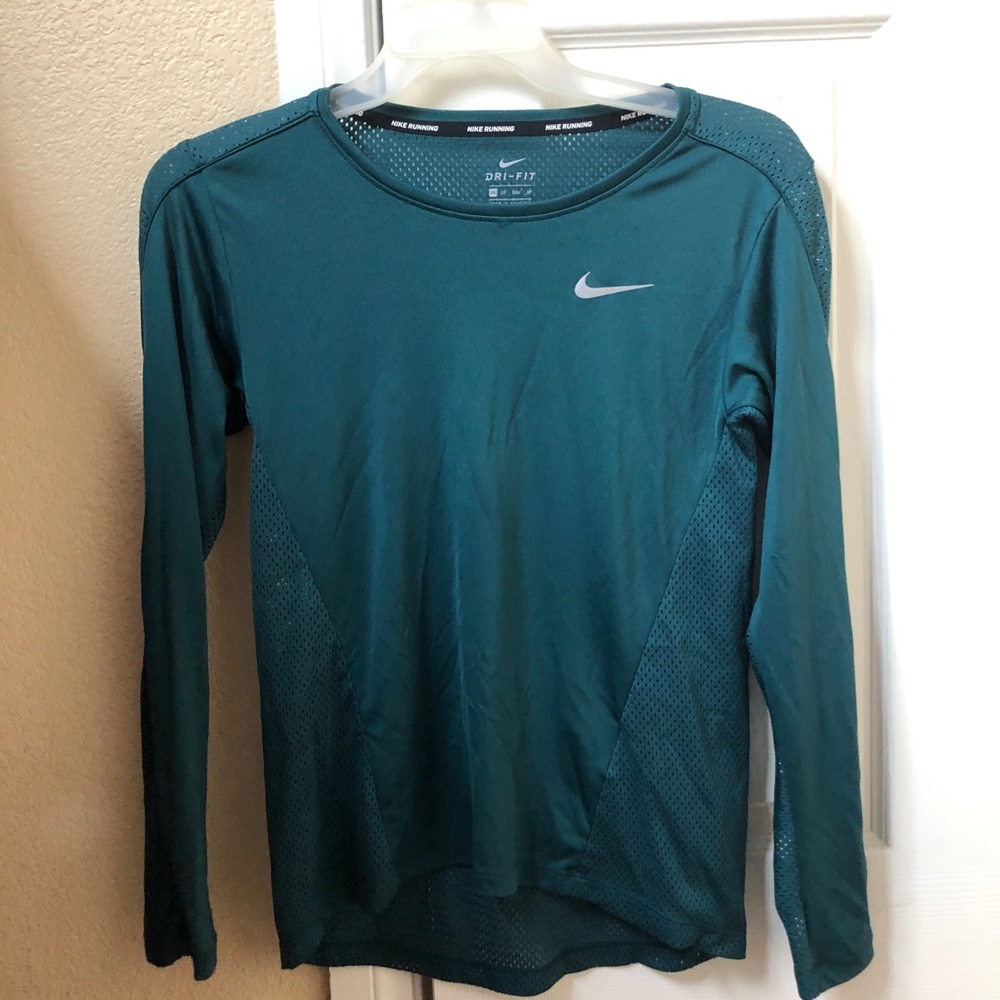 Nike dri fit long sleeve top